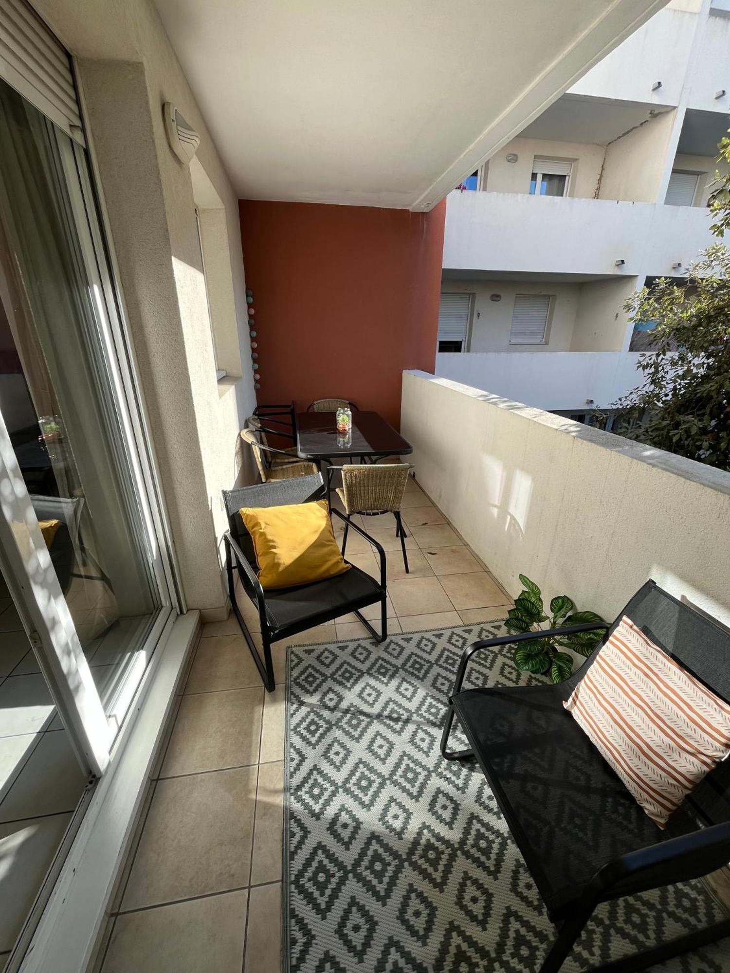 Joli Appart / Parking / Clim / Wifi Montpellier Exterior photo